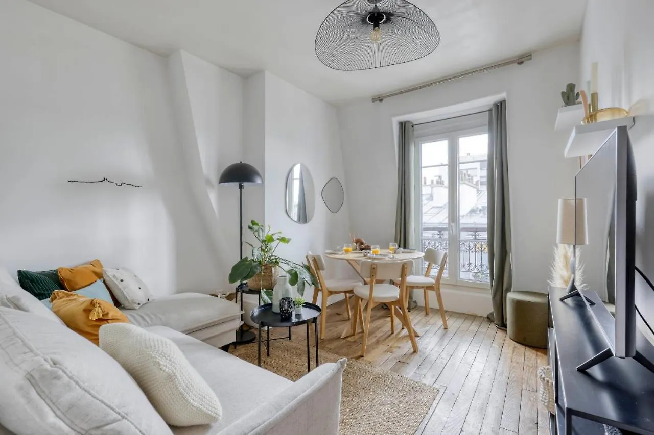 Nice And Authentic 2 Rooms Flat - Heart Of Paris 11 contacts